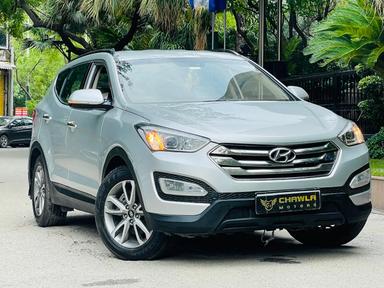 Hyundai Santa Fe diesel model 2015 running 80k HR number