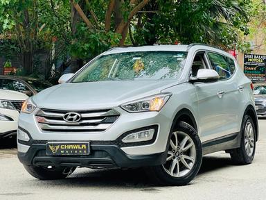 Hyundai Santa Fe diesel model 2015 running 80k HR number