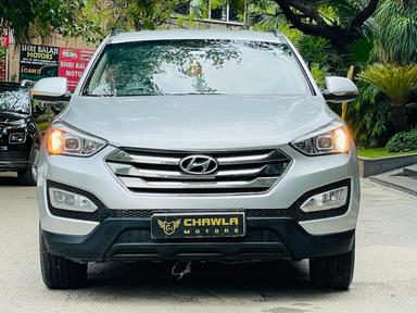 Hyundai Santa Fe diesel model 2015 running 80k HR number