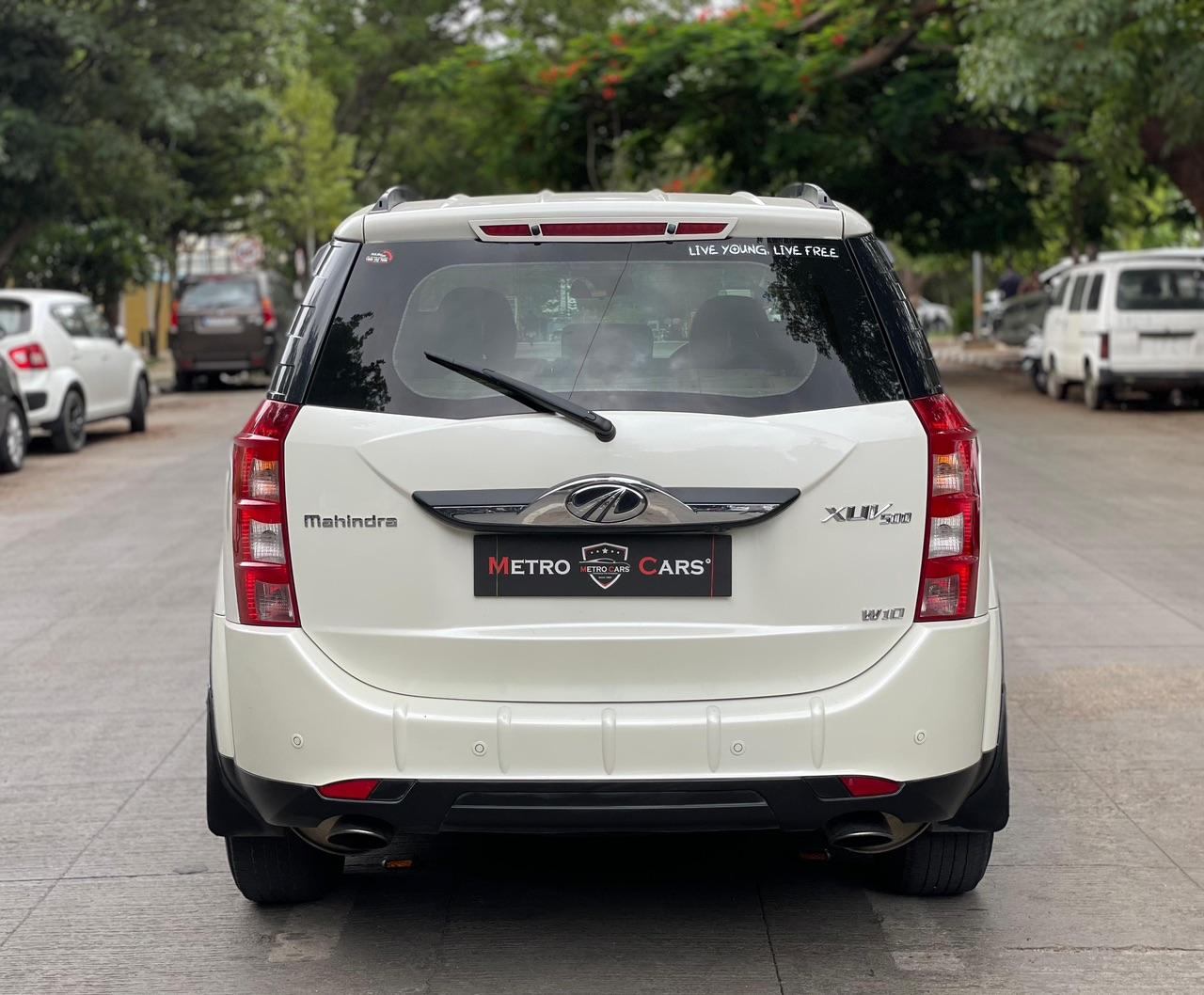 2017 MAHINDRA XUV500 W10