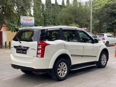 2017 MAHINDRA XUV500 W10