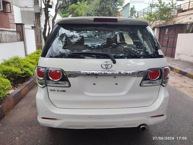 TOYOTA FORTUNER 4X2 MT 2015