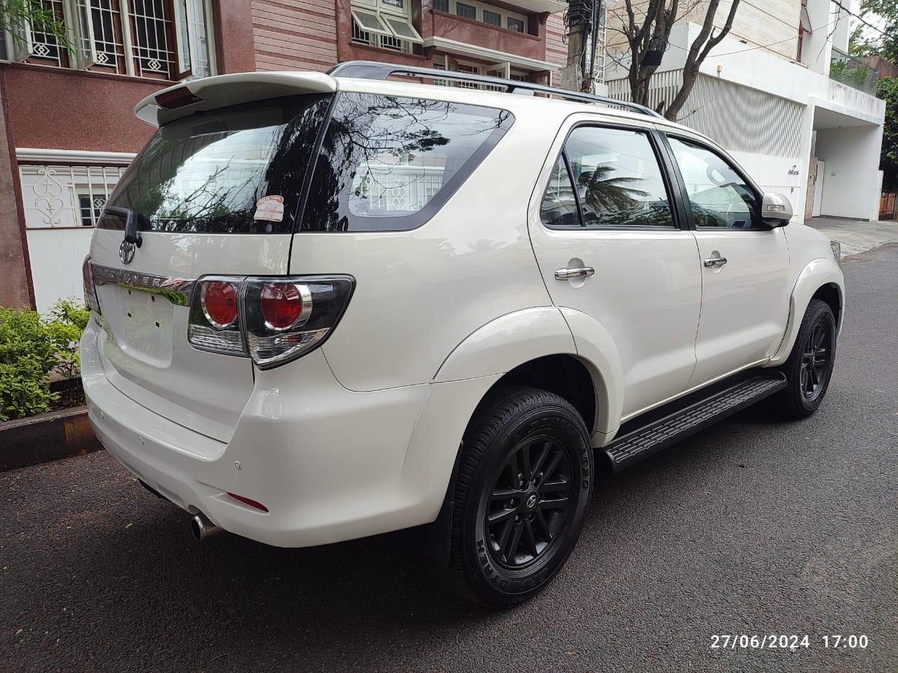 TOYOTA FORTUNER 4X2 MT 2015