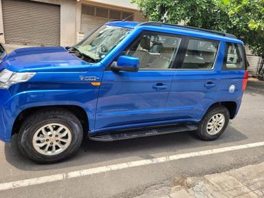 MAHINDRA TUV 300 T8 2017