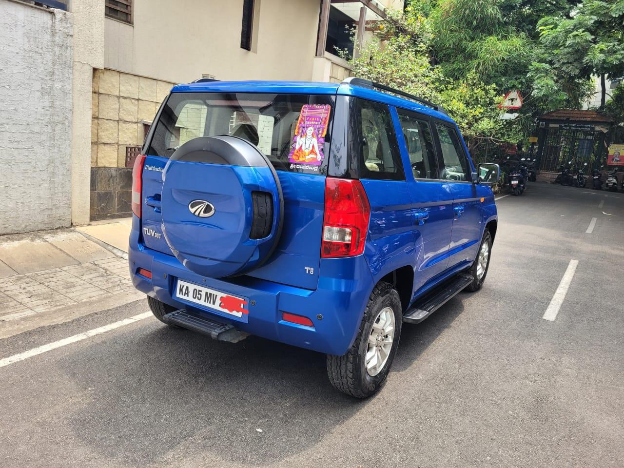 MAHINDRA TUV 300 T8 2017