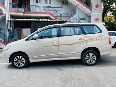 Toyota Innova VX