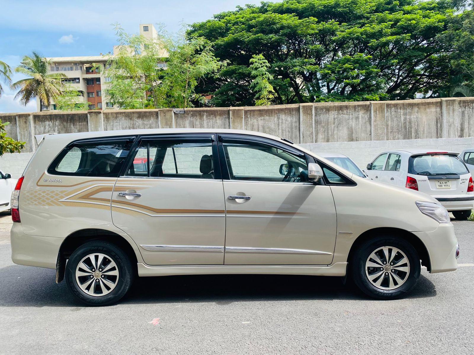 Toyota Innova VX