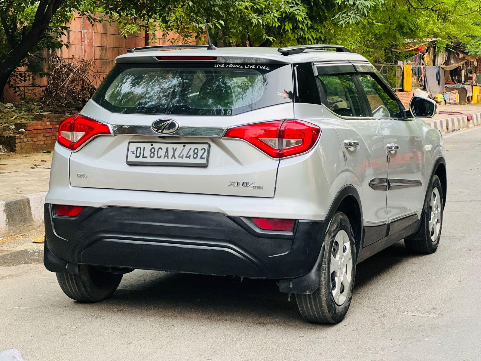 2019 XUV 300 W6 MANUAL DIESEL DL