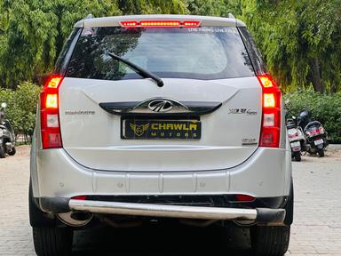 Mahindra XUV W10 with sunroof automatic model 2016 running 81k DL number