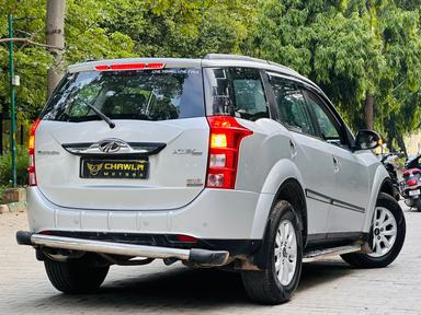 Mahindra XUV W10 with sunroof automatic model 2016 running 81k DL number