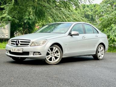 Mercedes C250 V6 | ₹4.65 Lakh - Petrol