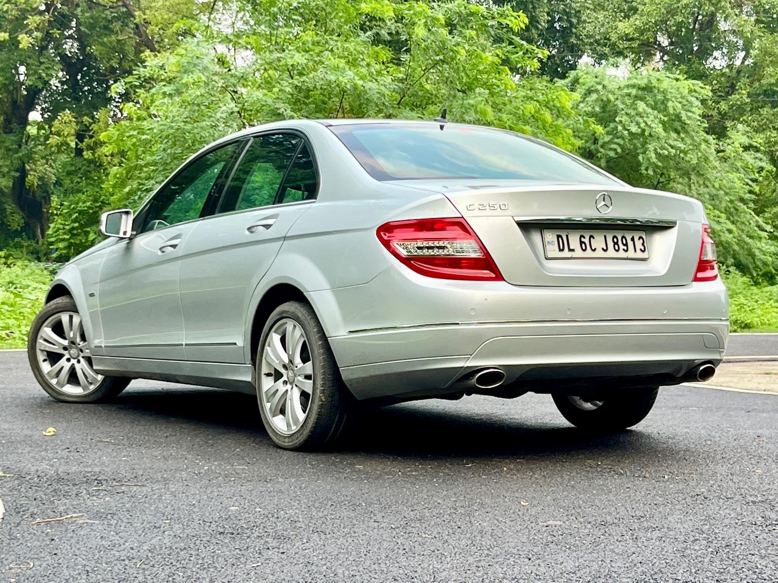 Mercedes C250 V6 | ₹4.65 Lakh - Petrol