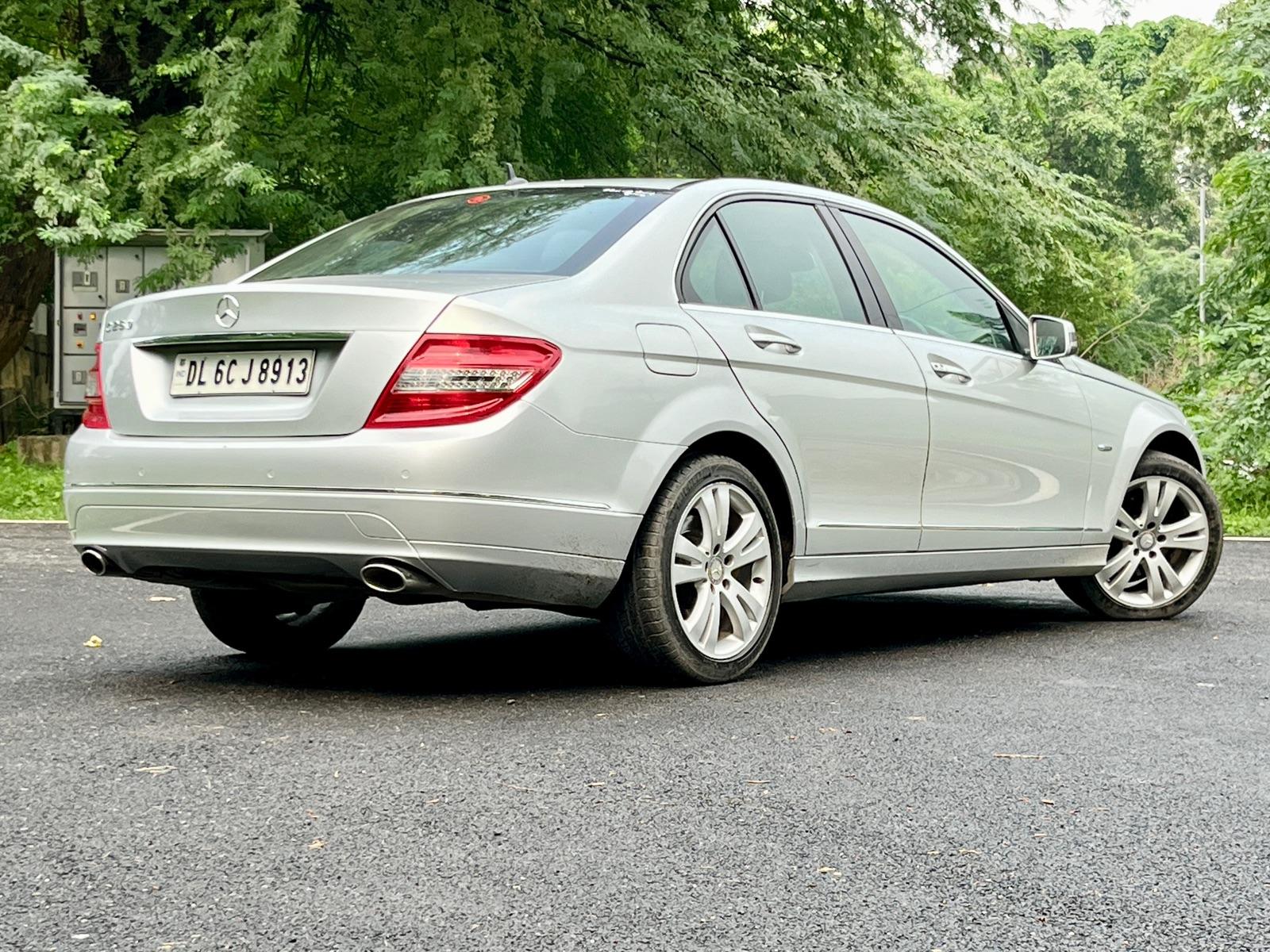 Mercedes C250 V6 | ₹4.65 Lakh - Petrol