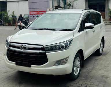 Toyota innova Crysta