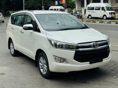 Toyota innova Crysta