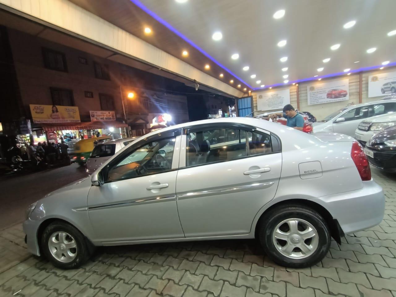 HYUNDAI VERNA TRANSFORM DIESEL MODEL 2011