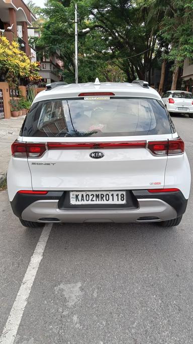 Kia Sonet HTK+ 2021