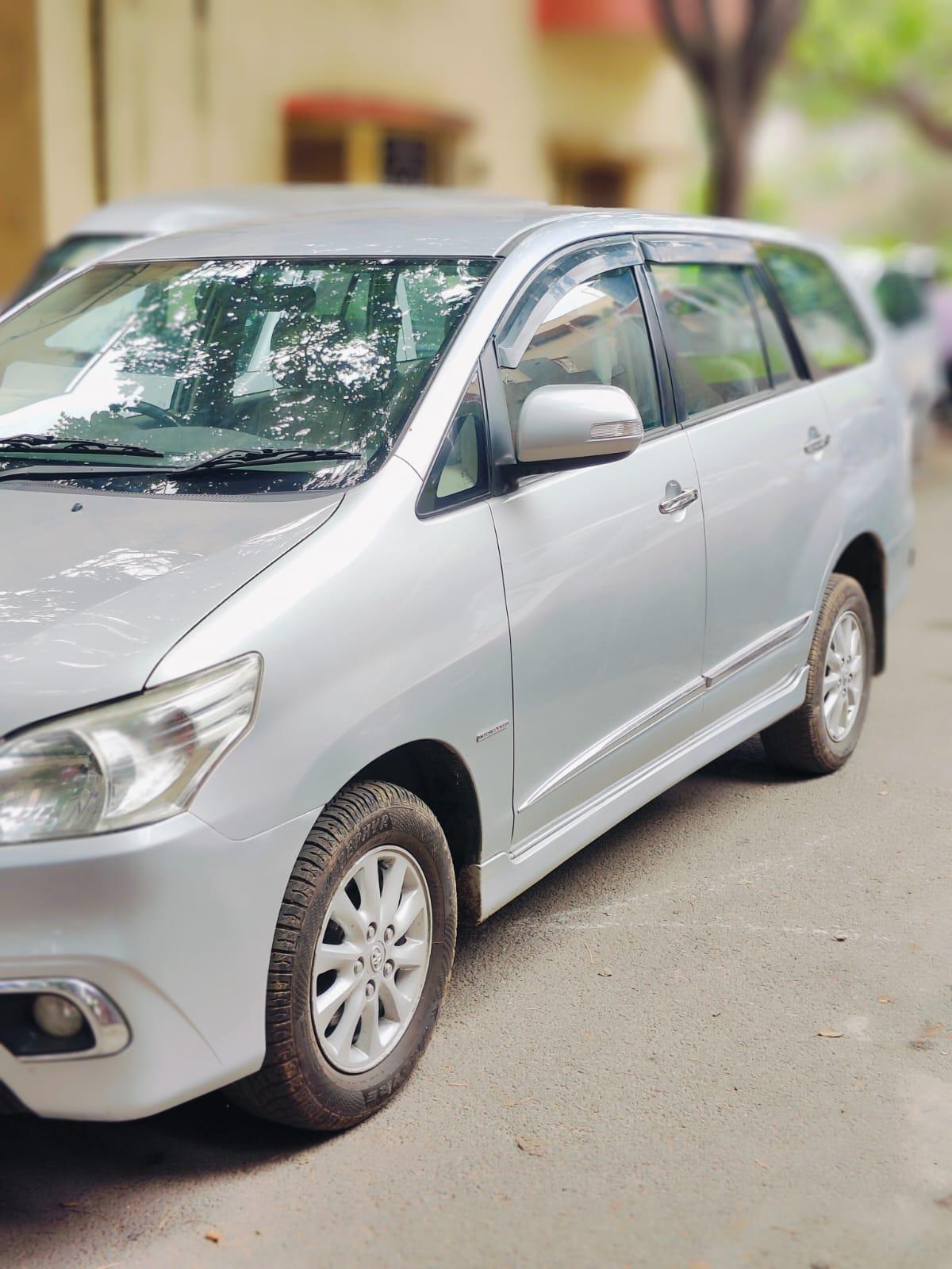 Toyota Innova v