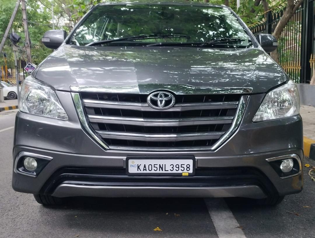 Toyota Innova 8 Seater