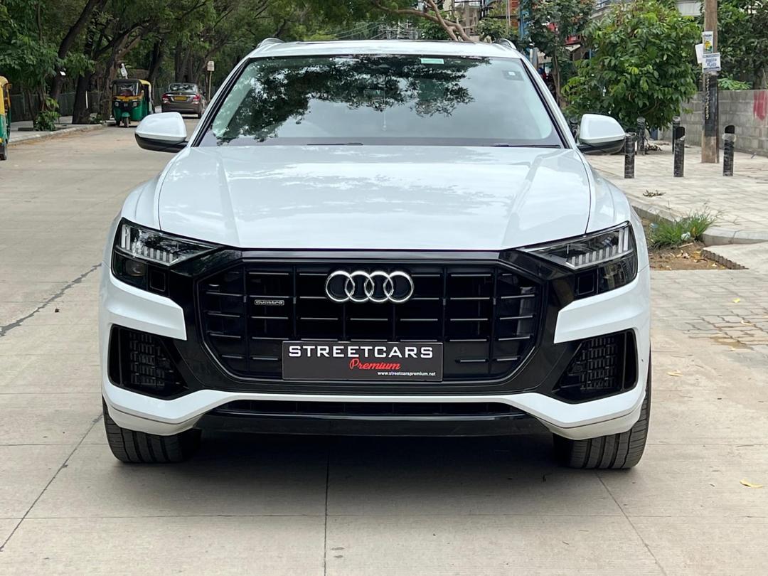 Audi Q 8