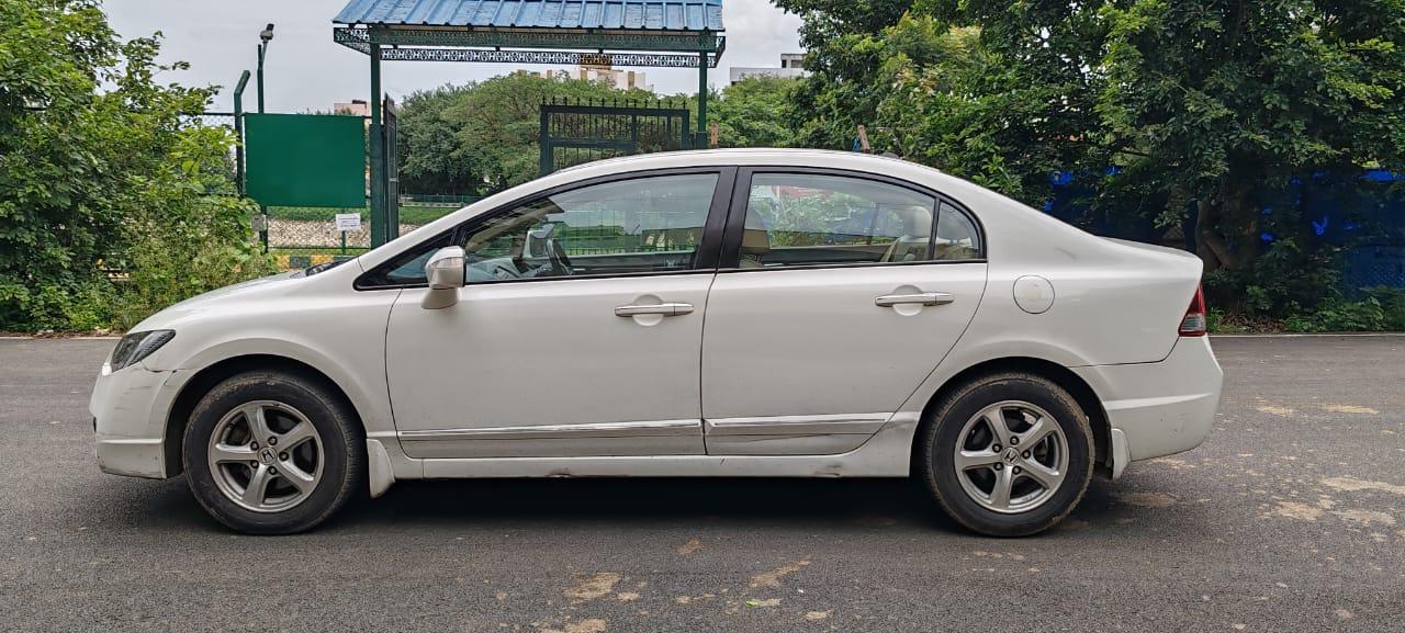 Honda Civic 1.8 V AT