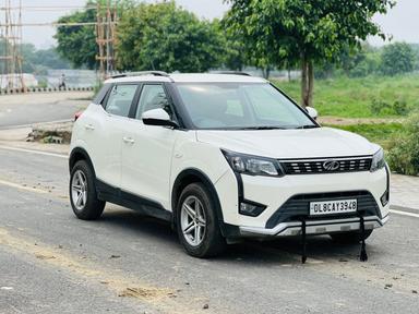 2019 XUV 300 W6 DIESEL MANUAL DL