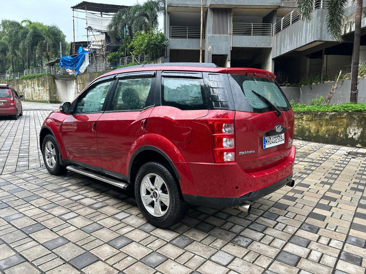 XUV 500 FWD W8
2013