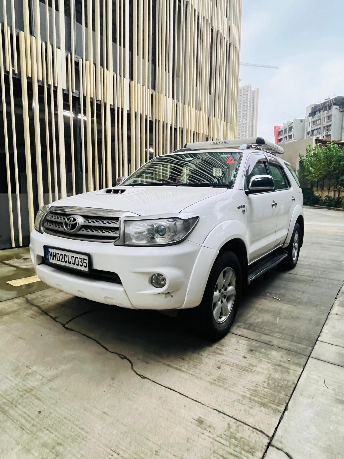 TOYOTA FORTUNER 3.0L 4WD MT