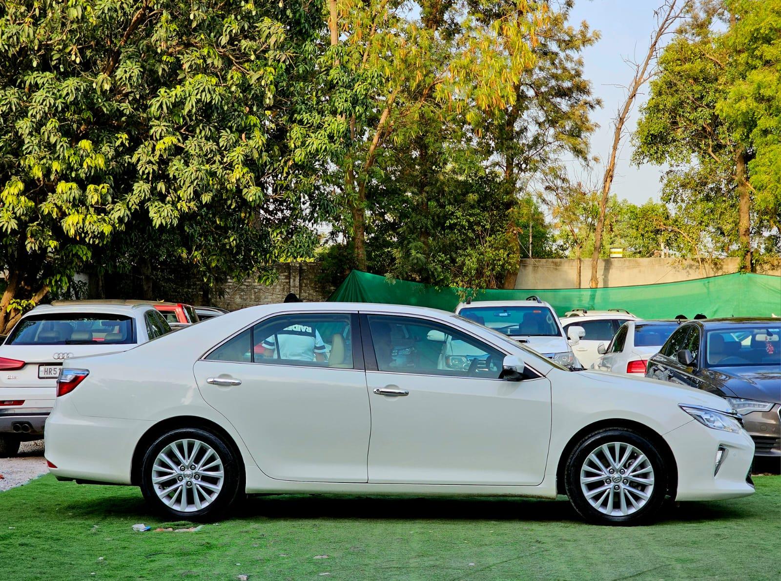 Toyota Camry Hybrid