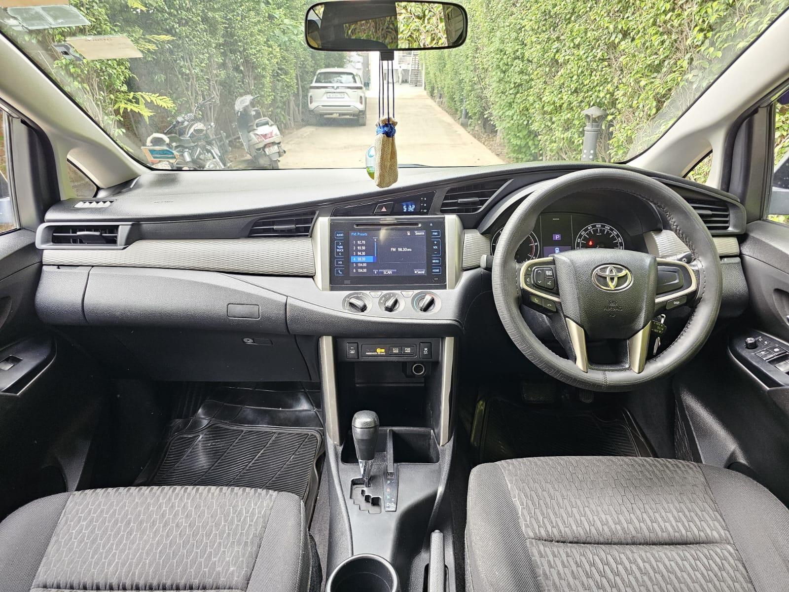 Toyota Innova Crysta 2.4G