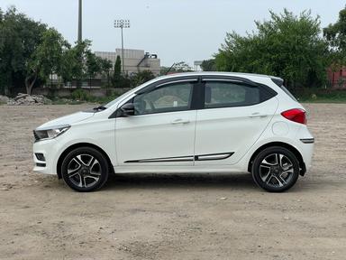 2021 Tiago XZA plus