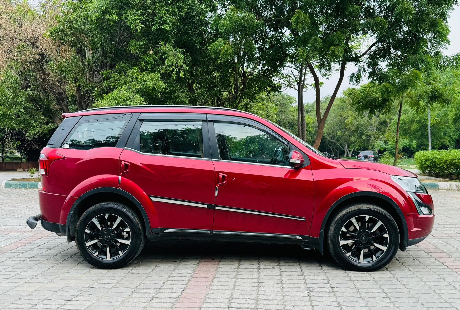 Mahindra xuv 500 w11 2019