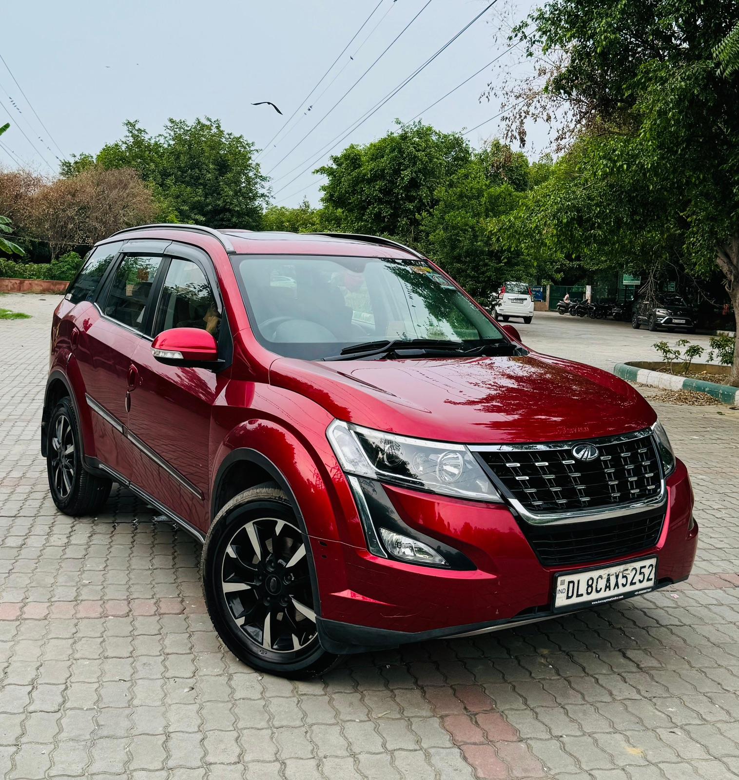 Mahindra xuv 500 w11 2019