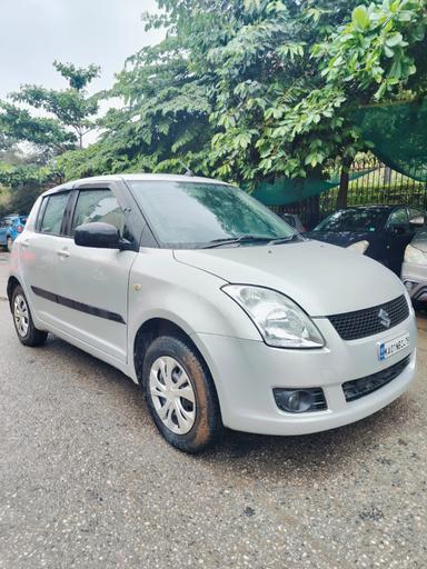 Maruti Suzuki Swift vxi