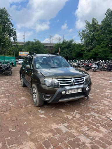 (RENAULT DUSTER RXE)**2015 model