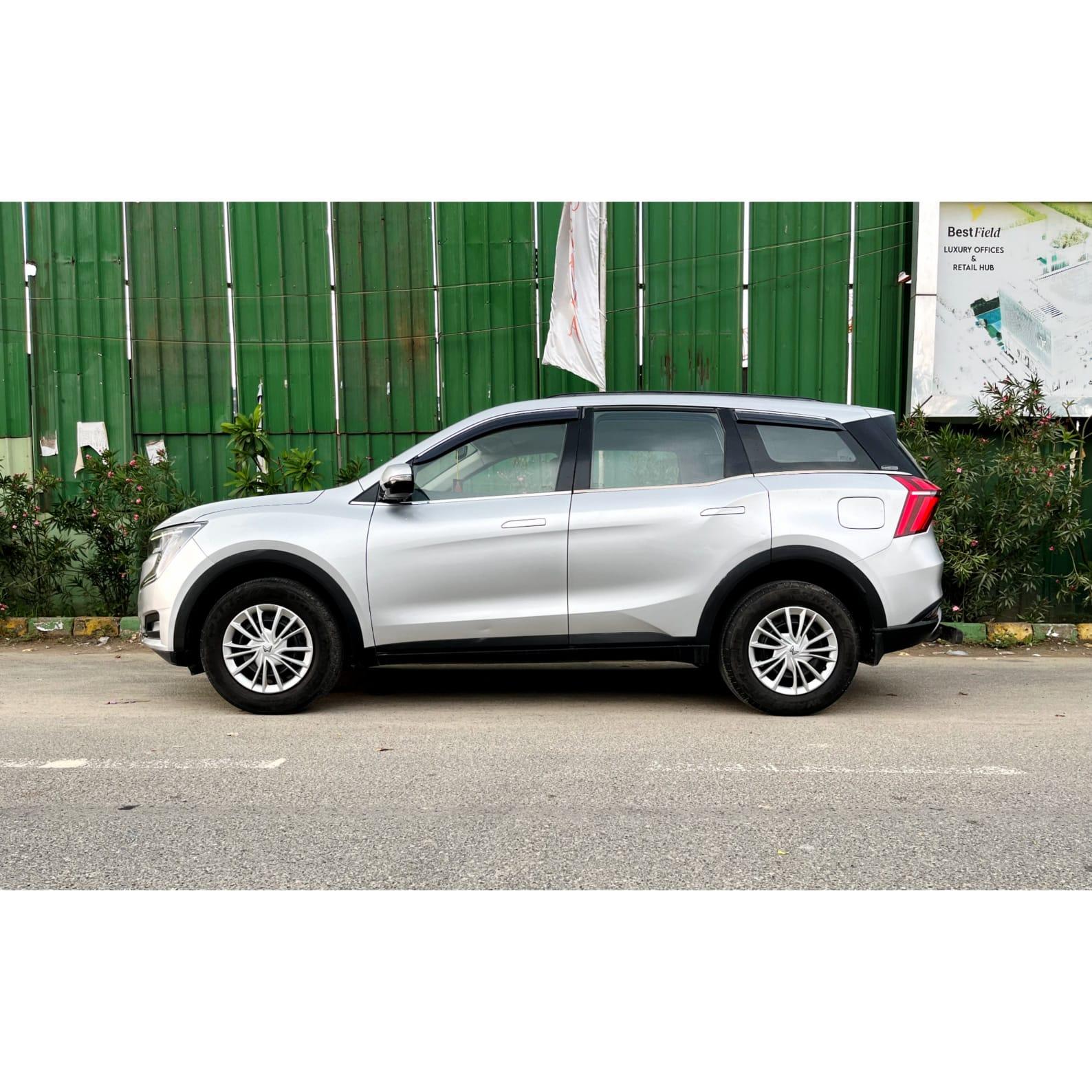 2022 MAHINDRA XUV700