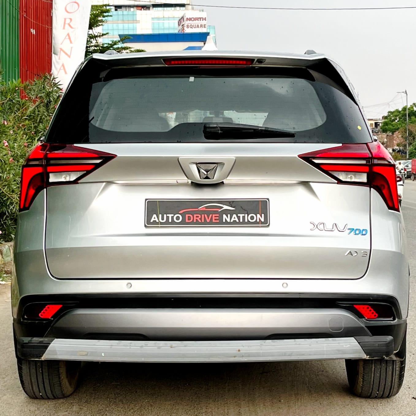 2022 MAHINDRA XUV700