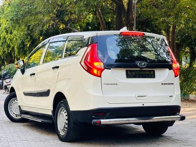 Mahindra Marazzo 8STR M2 Model 2019 running 67k DL number