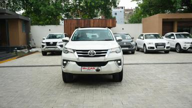 TOYOTA FORTUNER 2018