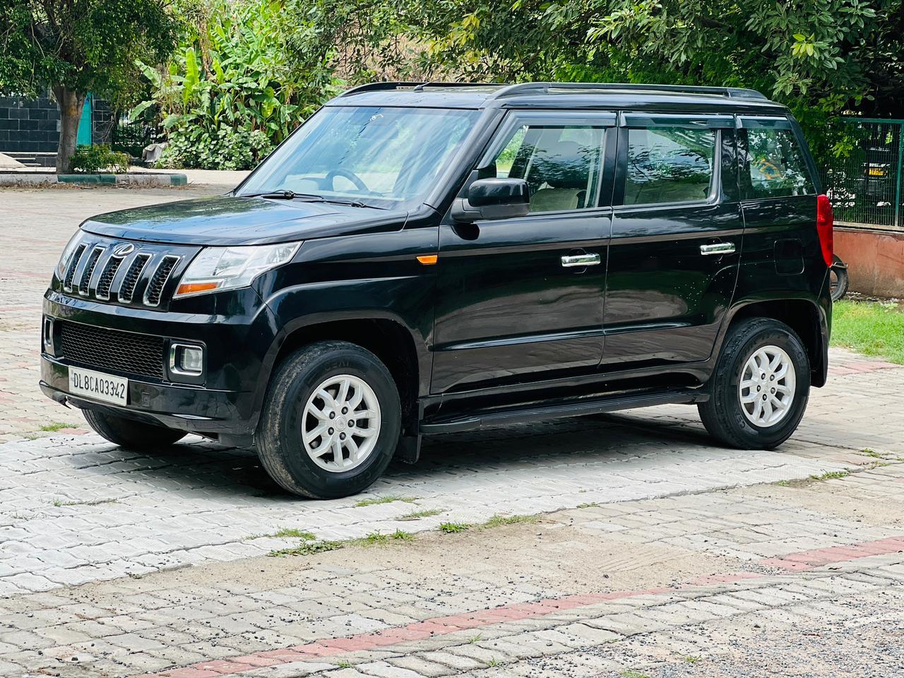 2017 TUV 300 T8 DIESEL MANUAL DL