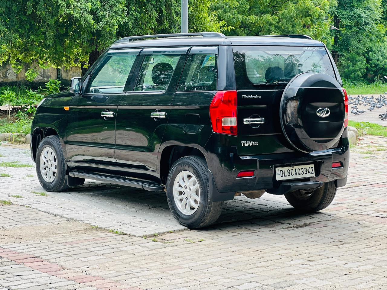 2017 TUV 300 T8 DIESEL MANUAL DL