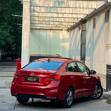 Hyundai Verna top model A/t with sunroof 2020 up registration