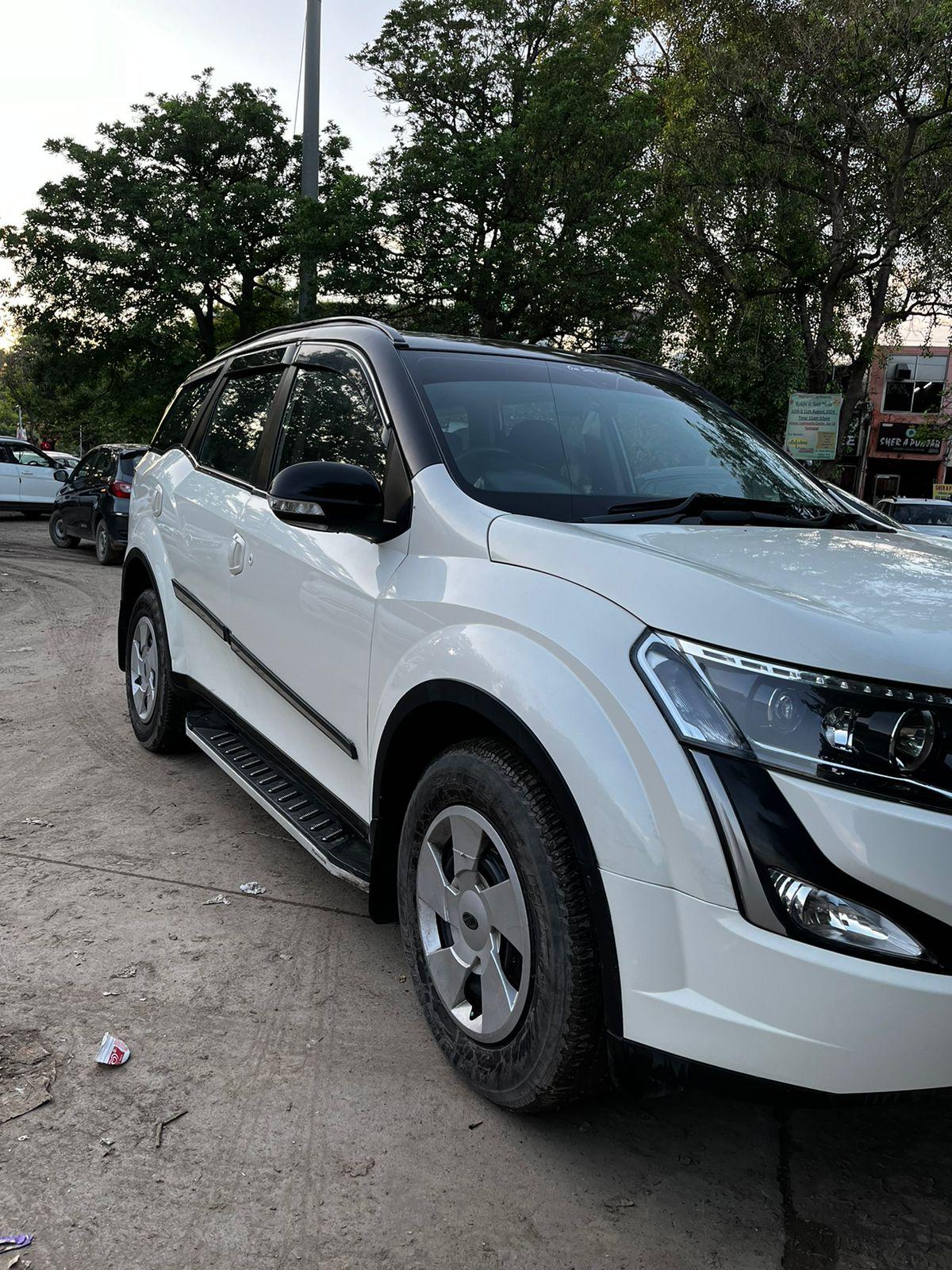 XUV 500 W7