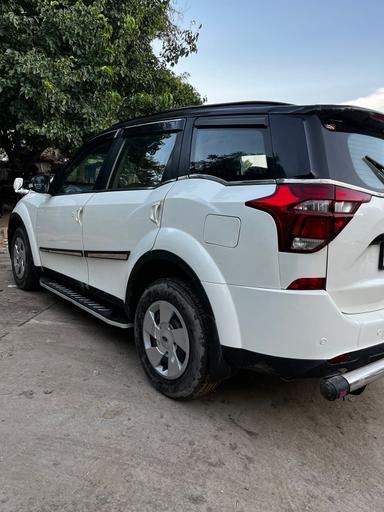 XUV 500 W7