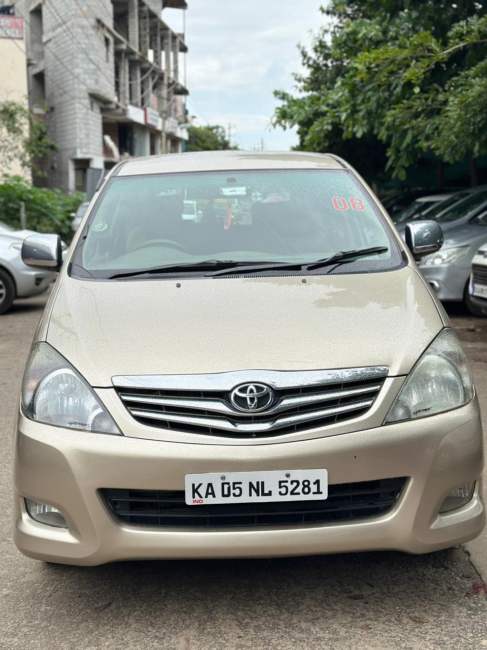 Toyota Innova V 8 seater