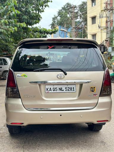 Toyota Innova V 8 seater