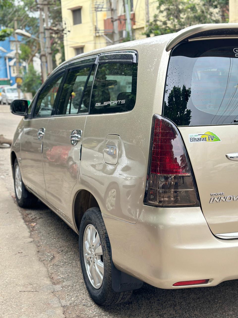 Toyota Innova V 8 seater