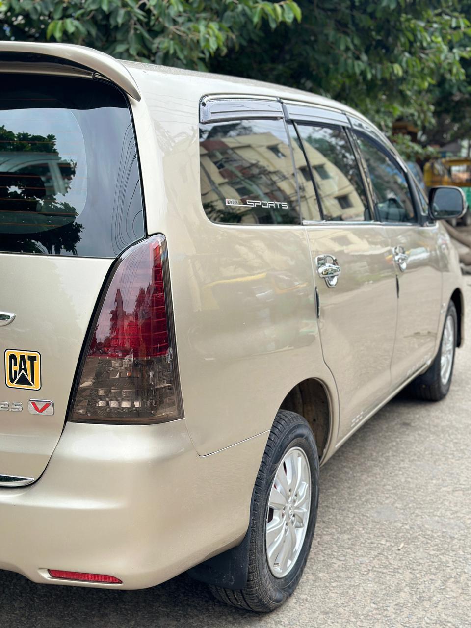 Toyota Innova V 8 seater