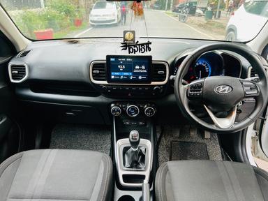 2022 HYUNDAI VENUE PETROL MANUAL DL