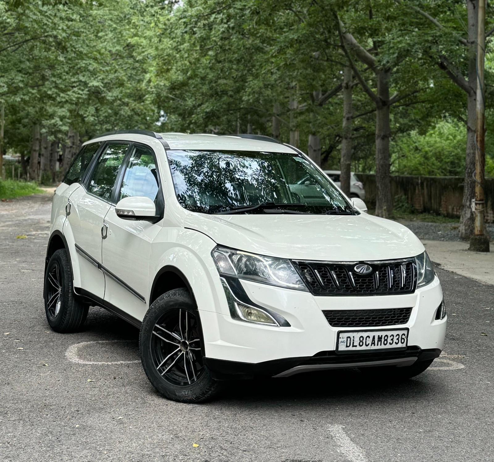 Mahindra XUV 500 W6